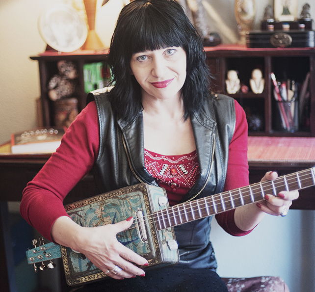 Lydia Lunch with Tin-Tone Guitar